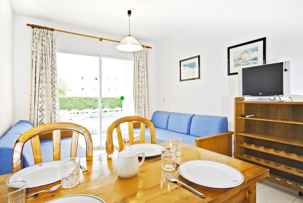 Llevant Apartments Port de Pollença Ngoại thất bức ảnh
