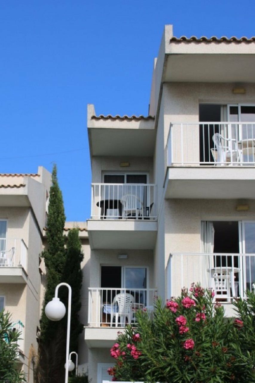 Llevant Apartments Port de Pollença Ngoại thất bức ảnh